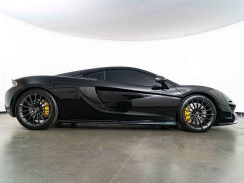 Used 2017 McLaren 570S RWD image 9