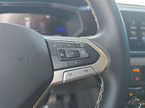 Used 2024 Volkswagen Taos SE FWD image 18