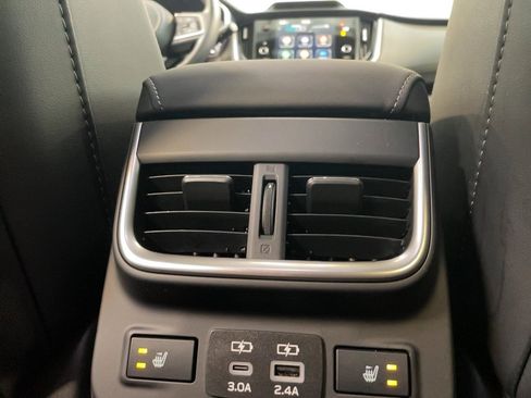 Used 2025 Subaru Outback Limited AWD/4WD image 19