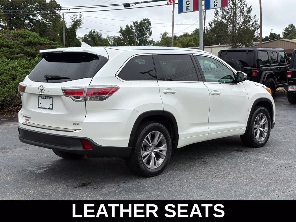 Used 2014 Toyota Highlander XLE FWD image 3