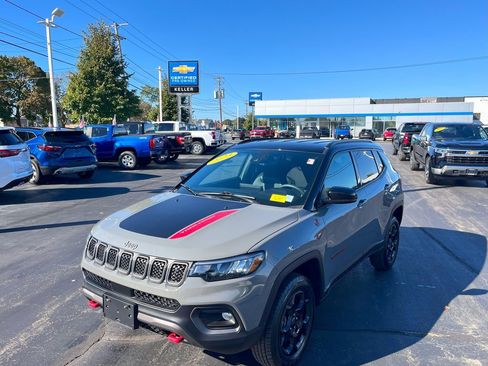Used 2023 Jeep Compass Trailhawk w/ Trailhawk Convenience Group image 33