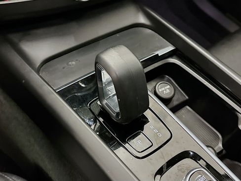 Used 2023 Volvo XC60 B5 Core w/ Climate Package image 25