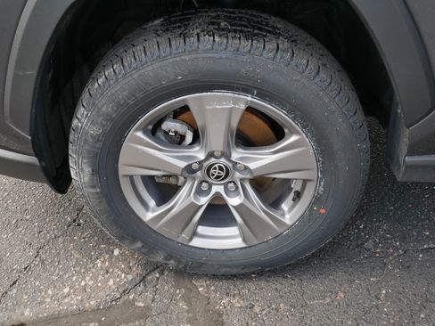 Certified 2025 Toyota RAV4 XLE AWD/4WD image 15