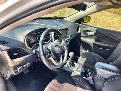 Used 2016 Jeep Cherokee 75th Anniversary FWD image 15
