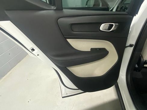 Used 2026 Volvo XC40 B5 Plus AWD/4WD image 8