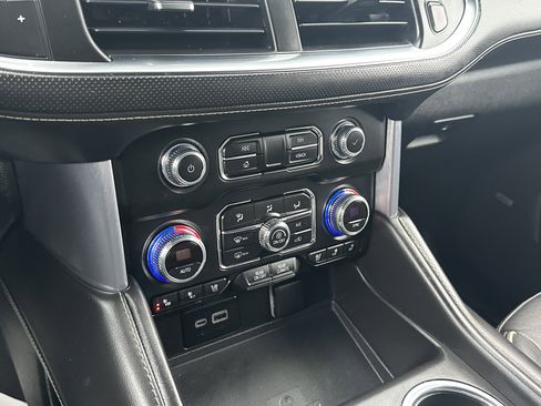 Used 2023 GMC Yukon SLT image 23