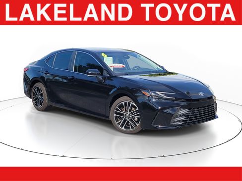 Used 2026 Toyota Camry XLE FWD image 1