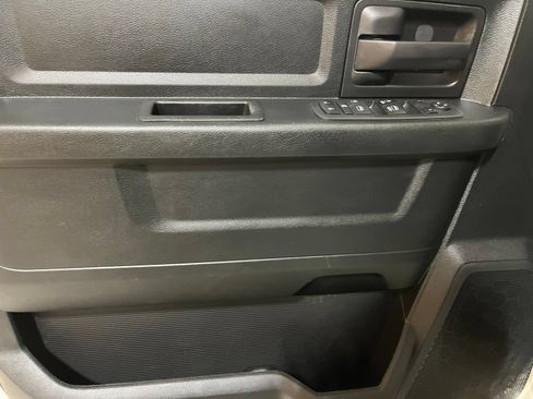 Used 2017 RAM 1500 Express AWD/4WD image 19