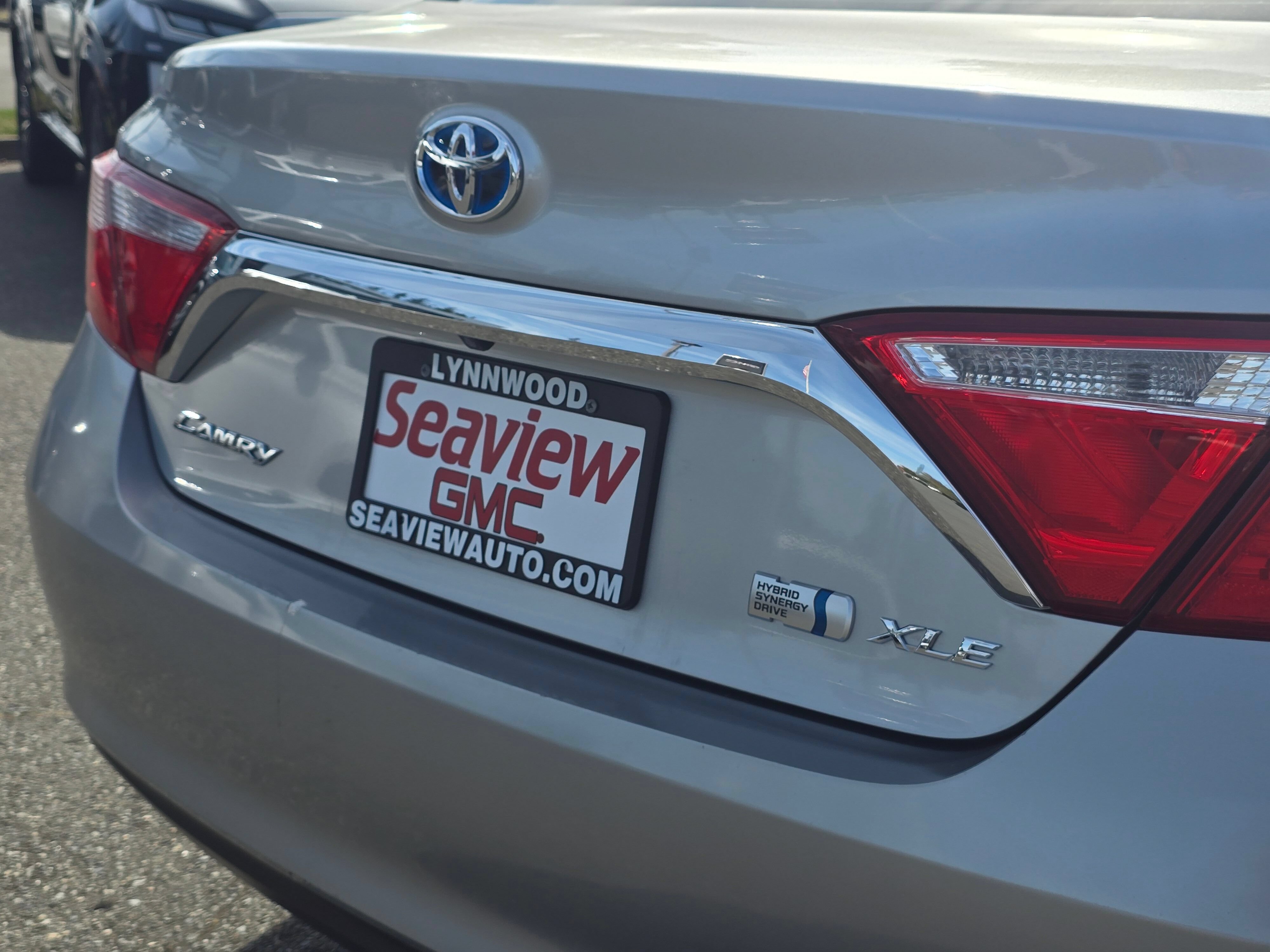 Used 2016 Toyota Camry XLE w/ Moonroof Package FWD image 13