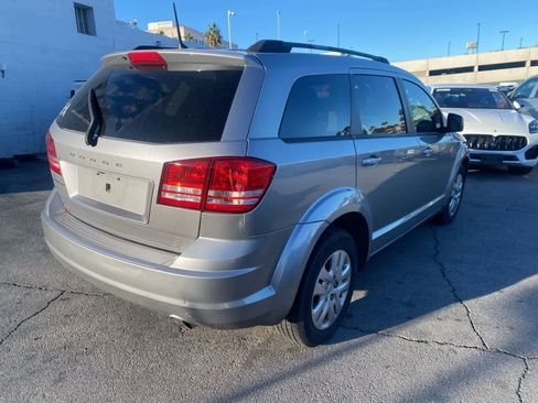 Used 2019 Dodge Journey SE image 6