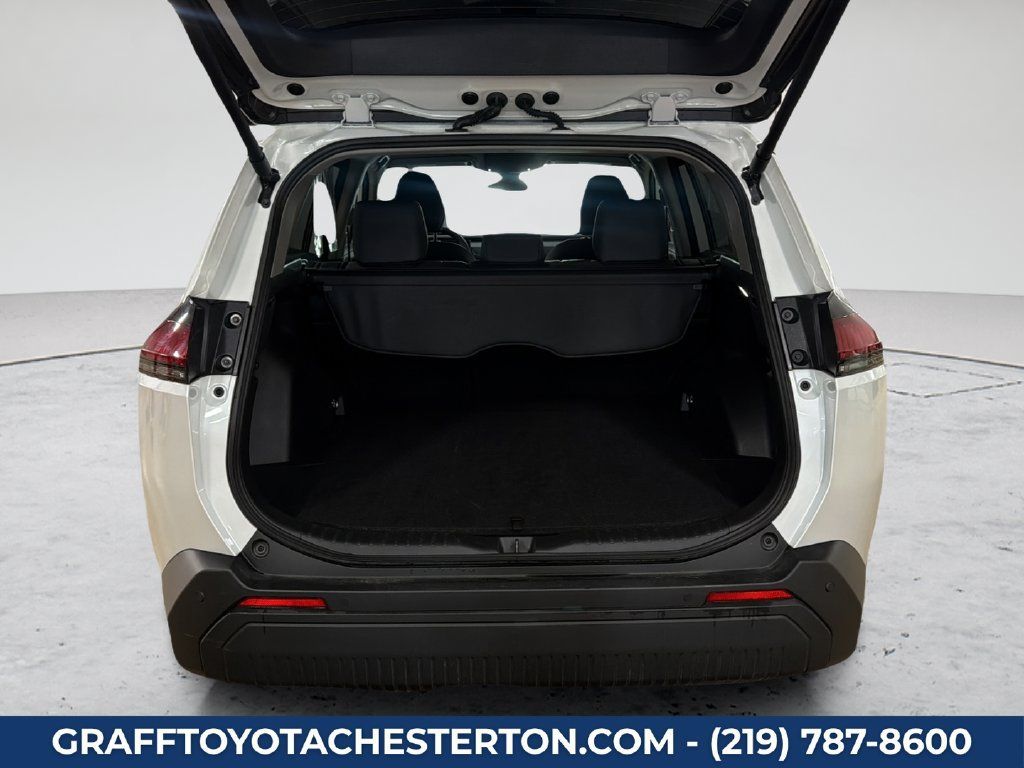 Used 2026 Toyota RAV4 XLE Premium FWD image 16