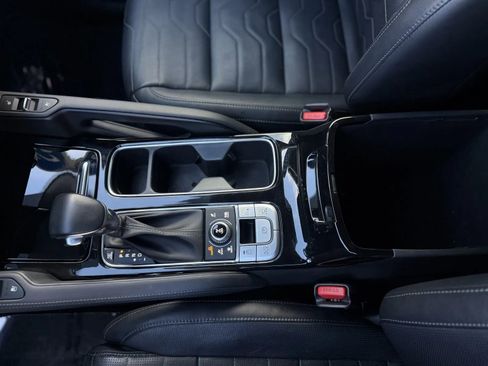 Used 2022 Kia Telluride SX w/ SX Prestige Package image 23