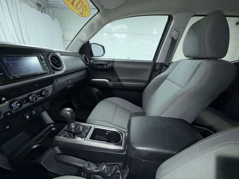 Used 2019 Toyota Tacoma SR5 AWD/4WD image 22