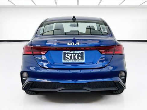 Used 2023 Kia Forte LXS w/ LXS Technology Package FWD image 5