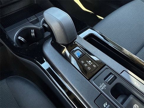 Used 2024 Toyota Prius Limited image 18