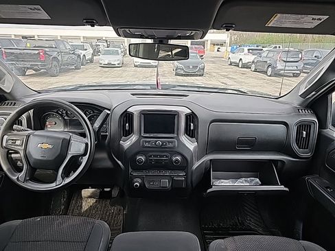 Used 2021 Chevrolet Silverado 1500 Custom image 4