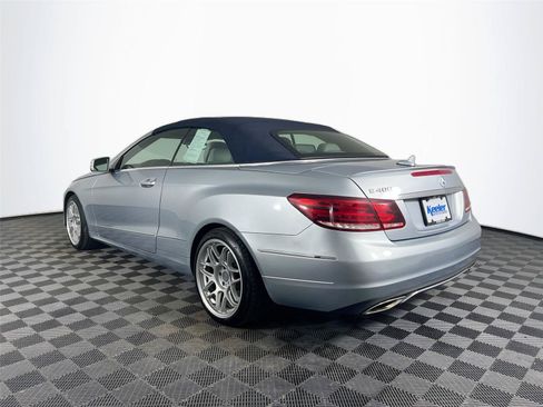 Used 2017 Mercedes-Benz E 400 Cabriolet image 4