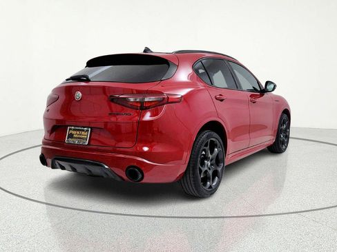 Used 2023 Alfa Romeo Stelvio Estrema image 8