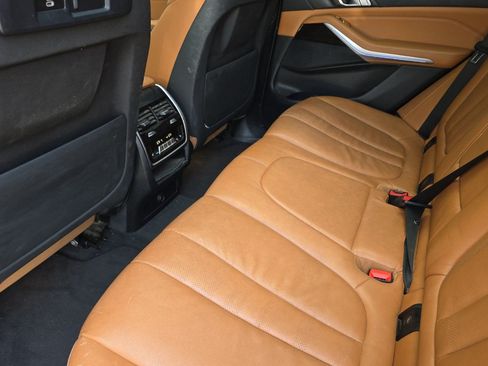 Used 2019 BMW X5 xDrive40i w/ Convenience Package AWD/4WD image 13
