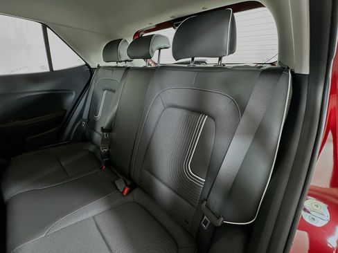 Certified 2024 Hyundai Venue Limited FWD image 23