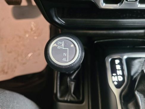 Used 2024 Jeep Wrangler Sahara image 12