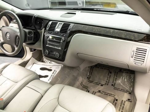 Used 2011 Cadillac DTS Luxury image 37