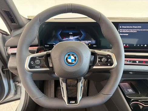 New 2026 BMW i5 eDrive40 w/ M Sport Package AWD/4WD image 18