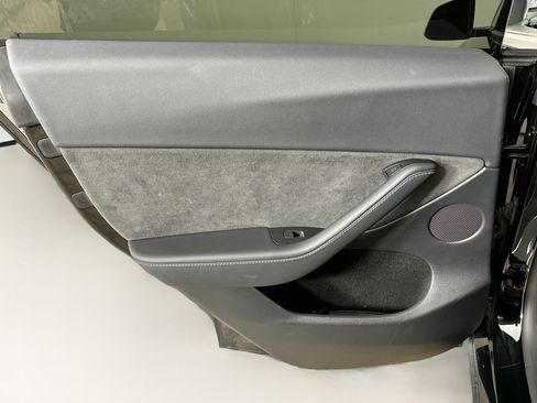 Used 2024 Tesla Model Y Long Range RWD image 26