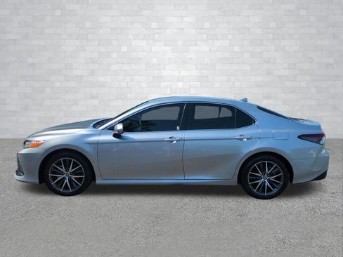 Used 2024 Toyota Camry XLE FWD image 9