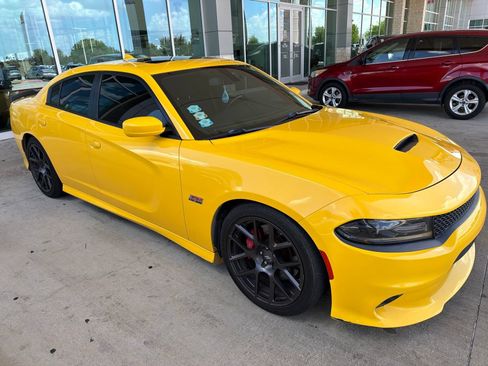 Used 2017 Dodge Charger R/T Scat Pack w/ Beats Audio Group RWD image 24