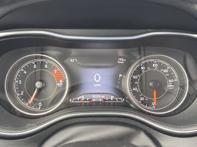 Used 2019 Jeep Cherokee Trailhawk AWD/4WD image 11