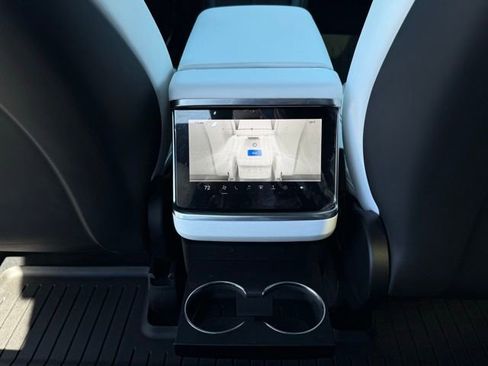 Used 2022 Tesla Model X Plaid image 39