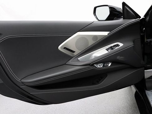 Used 2023 Chevrolet Corvette Stingray w/ Z51 Performance Package image 21