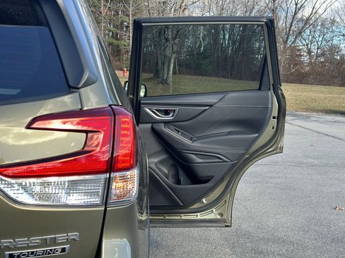 Used 2022 Subaru Forester Touring image 31