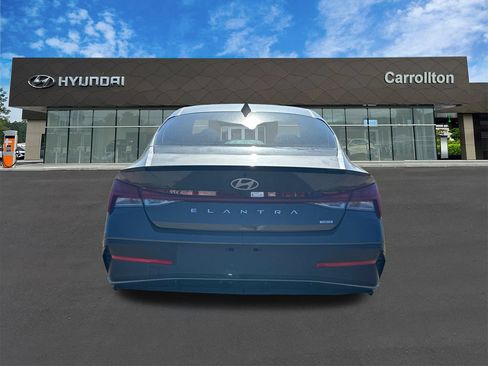 New 2025 Hyundai Elantra SEL FWD image 7