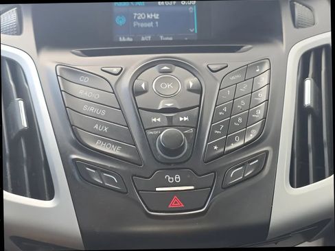 Used 2012 Ford Focus SE FWD image 23