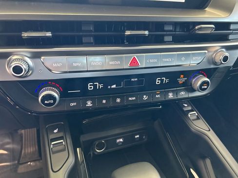 Used 2025 Kia Telluride S image 48