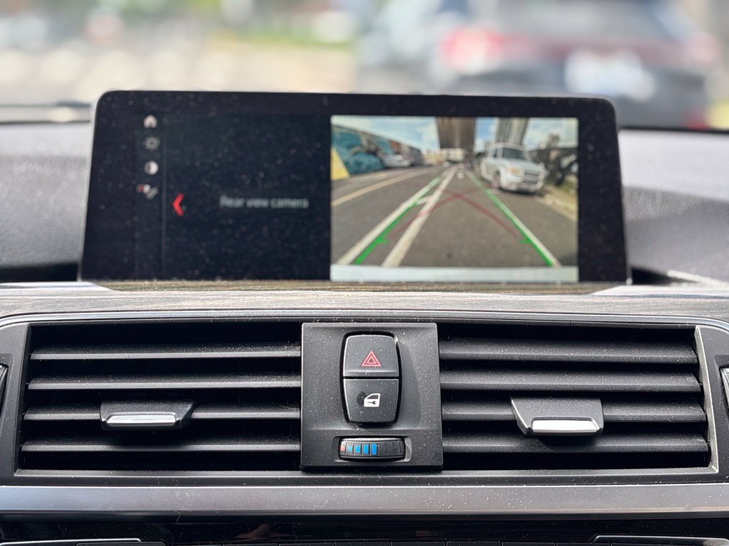 Used 2018 BMW 320i Sedan RWD image 19