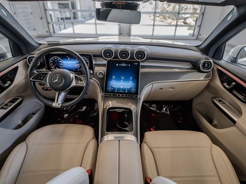 Certified 2024 Mercedes-Benz GLC 300 image 8