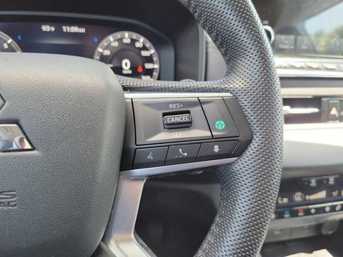 Used 2023 Mitsubishi Outlander 4WD Plug-In Hybrid image 22