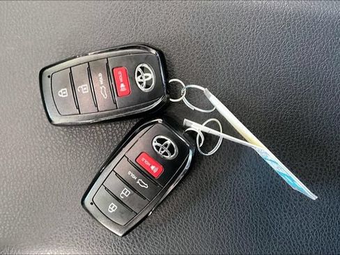Used 2026 Toyota Camry SE AWD/4WD image 41