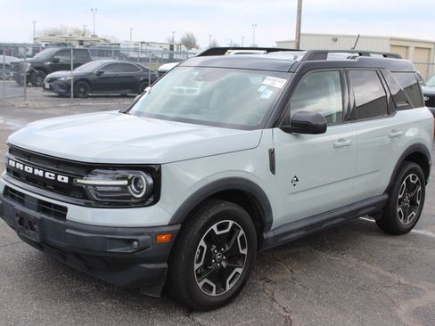 Used 2021 Ford Bronco Sport Outer Banks w/ Outer Banks Package image 2