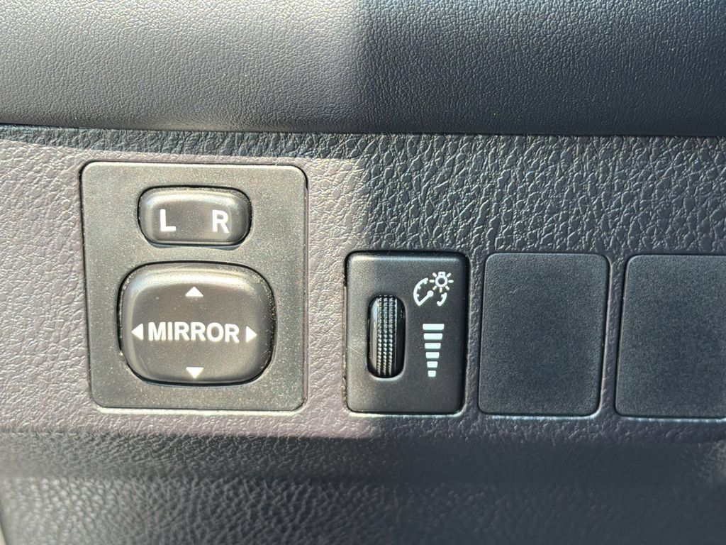 Used 2016 Toyota RAV4 XLE AWD/4WD image 34