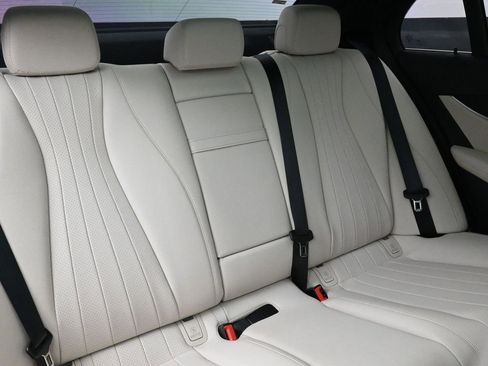 Used 2022 Mercedes-Benz E 350 Sedan image 16