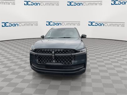 New 2025 Lincoln Navigator L Reserve w/ Jet Appearance Package