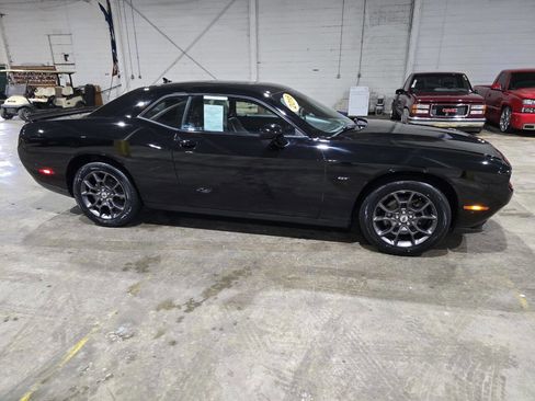 Used 2018 Dodge Challenger GT w/ GT Interior Package image 15