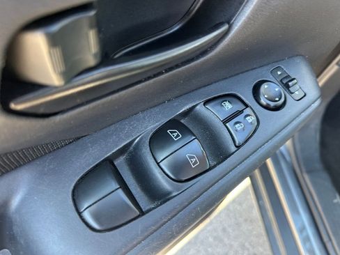Used 2023 Nissan Kicks S FWD image 48
