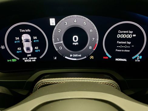 Used 2025 Porsche 911 Carrera image 24