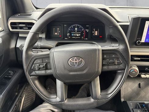 Used 2025 Toyota Tacoma SR image 9