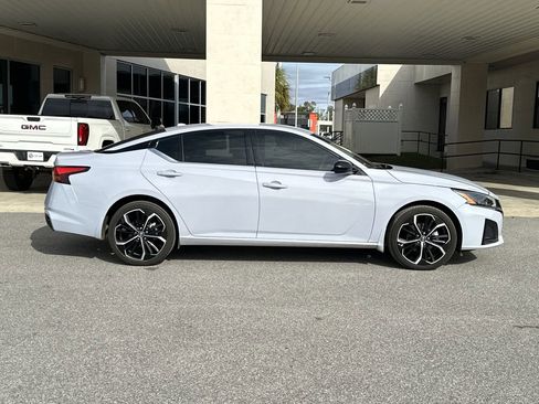 Used 2024 Nissan Altima 2.5 SR image 8